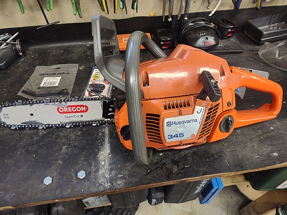 Husqvarna 345 moottorisaha