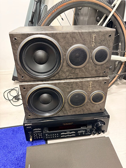 Sony STR-DE325 viritinvahvistin + Hitachi HS-FX10 kaiuttimet
