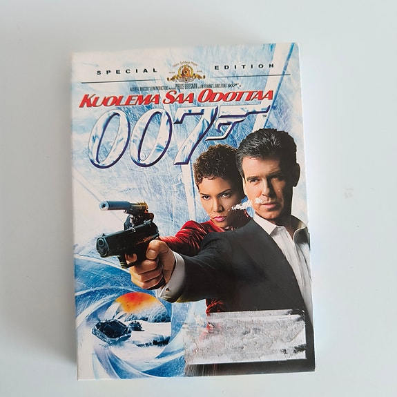 007 kuolema saa odottaa dvd