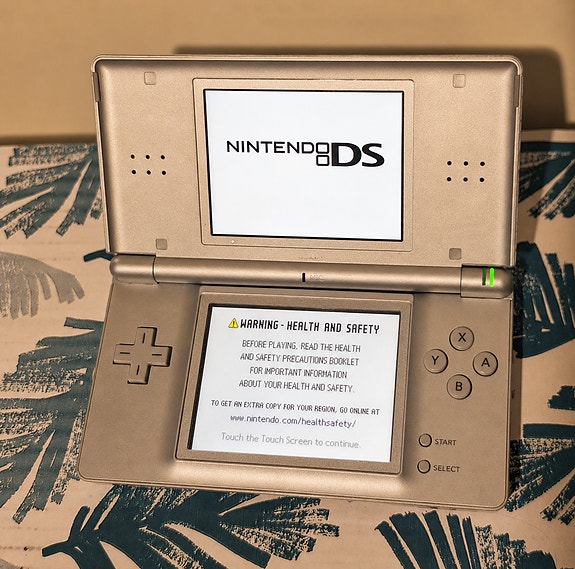 Nintendo DS Lite