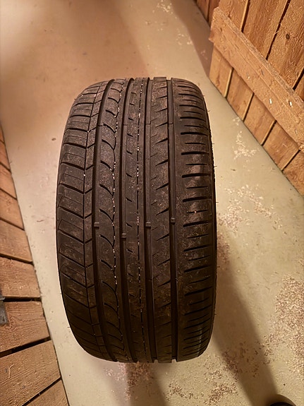 2 kpl 235/35 R19 kesärenkaat – lähes uudet