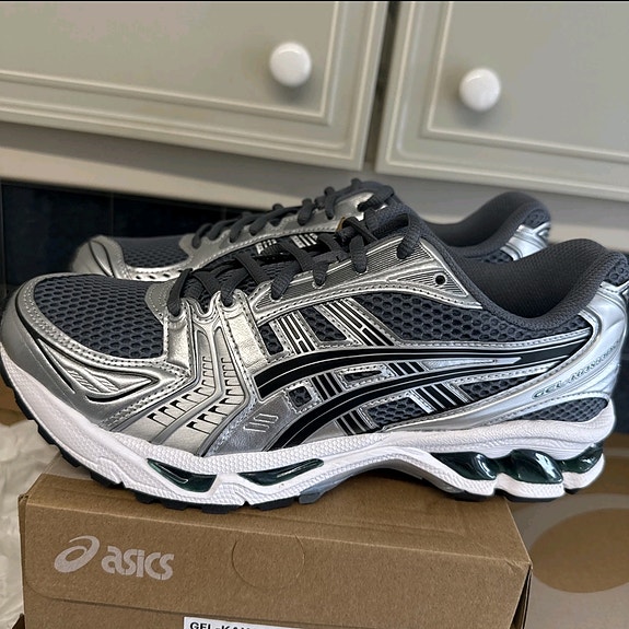 Asics Gel Kayano 14, 43