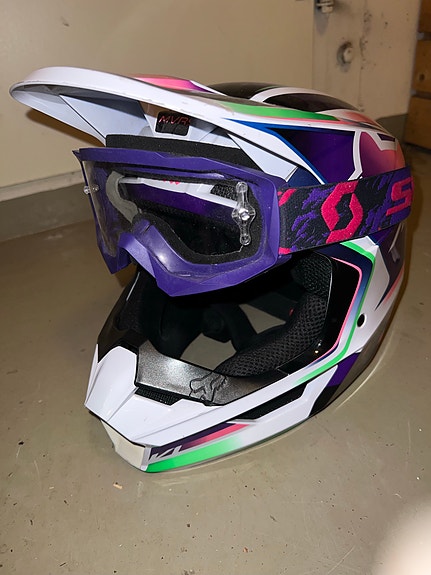Scott motocrosskypärä ja ajolasit violetti/moniväri