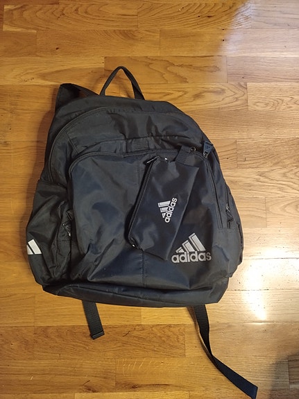 Adidas reppu