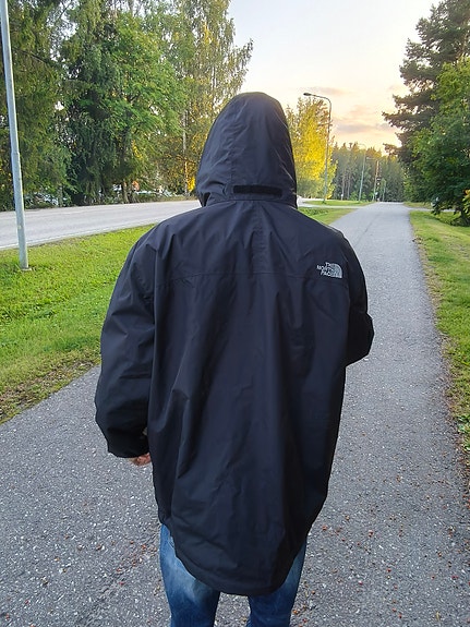 Northfacen tuulitakki 9/10 kunto