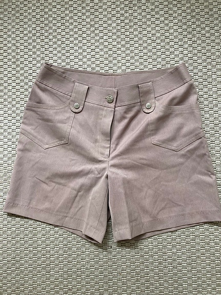 Shortsit naisten