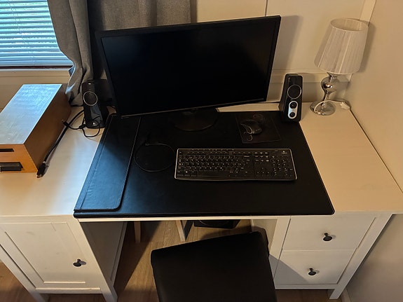 Hemnes kirjoituspöytä, valkoinen