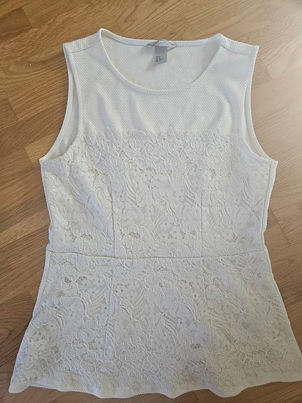 peplum toppi pitsillä