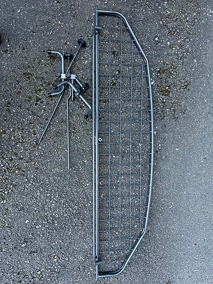 Metallinen koiraverkko VW Golf VII farmariin