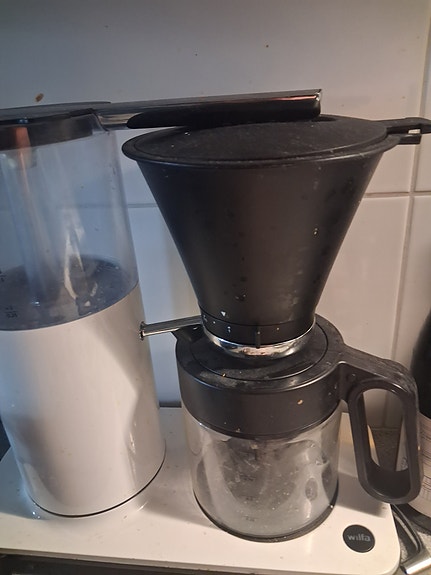 Kahvinkeitin suodatinsuppilolla