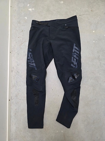 Leatt MTB 4.0 ajohousut L musta