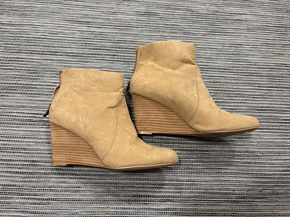 Naisten kiilakorkonilkkurit koko 37 beige