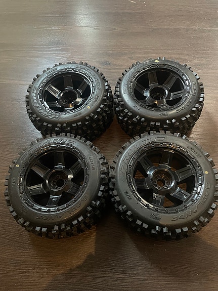 RC-renkaat Pro-Line Badlands
