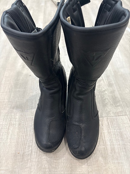 Dainese ajosaappaat koko 38 musta