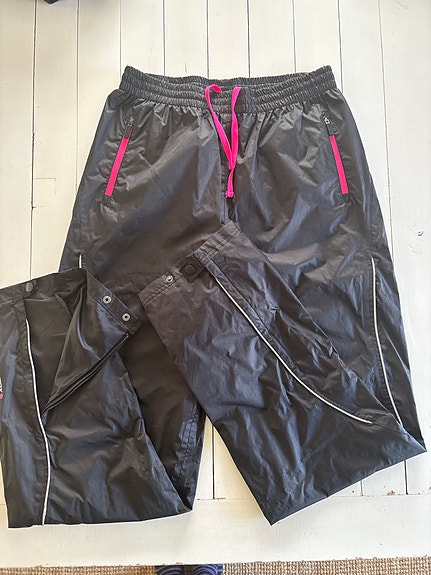 Vedenpitävät housut, koko 40