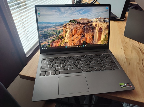 Lenovo LOQ pelikannettava 15.6" RTX3050
