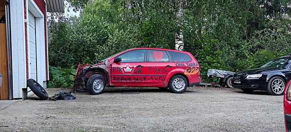 Ford Focus 2006 Farmari varaosia