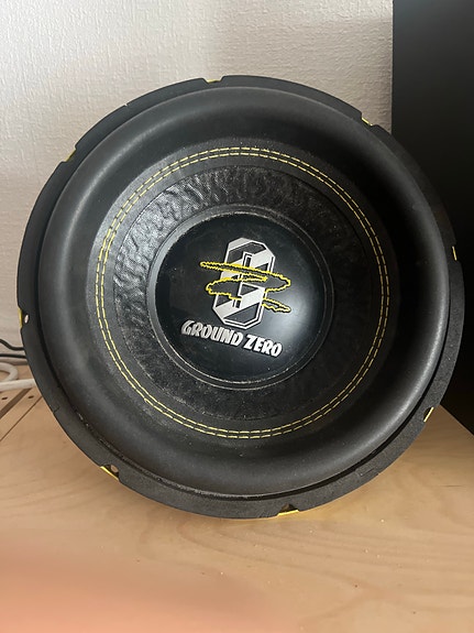 10" Ground Zero GZ subwoofer keltainen