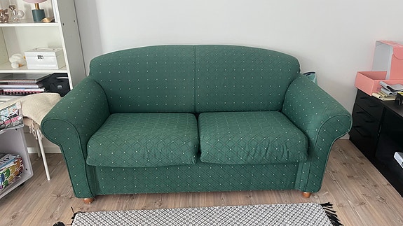 Vihreä vuodesohva/varattu