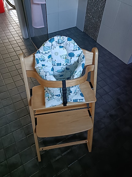 Lasten tuoli pehmusteella