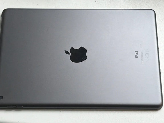 IPad 9 64GB Wifi - TAKUU 12kk musta