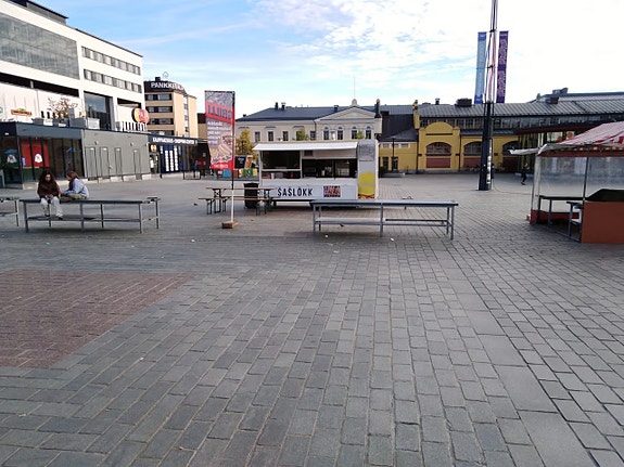 Myydään myyntivaunu, KEBAB, HOT DOG, ranskalaiset perunat, GRILLI, hampurilainen