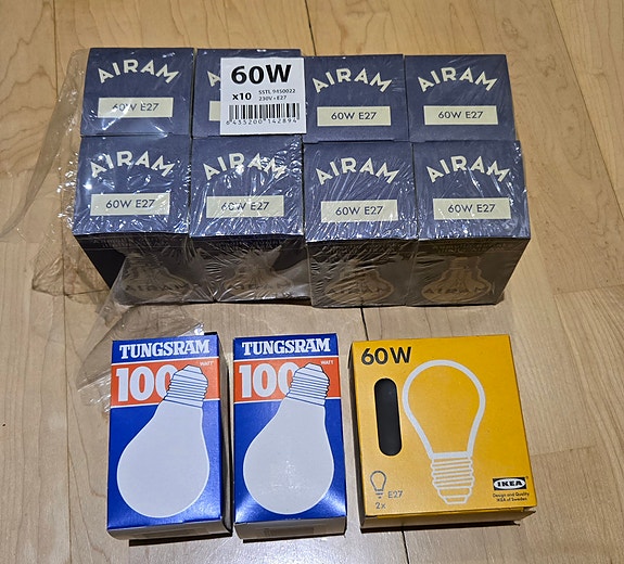 Sekalainen erä hehkulamppuja ja lamppuja 60W ja 100W