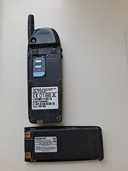 Nokia matkapuhelin 6110 16 GB sininen,ladattu/testattu/kaikki ok.
