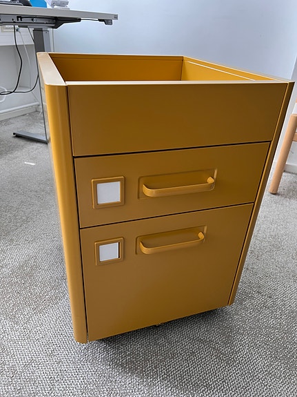 Ikea Idåsen laatikosto, kaksi laatikkoa, pyörillä.