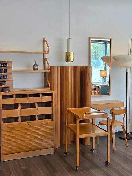Design pöydät, tuolit ja muut kalusteet
