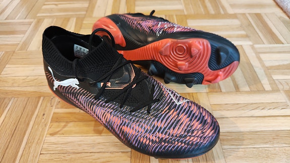 Puma jalkapallokengät koko 39