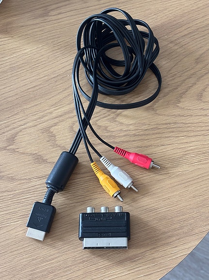 PS1/2/3 AV-kaapeli + SCART liitin