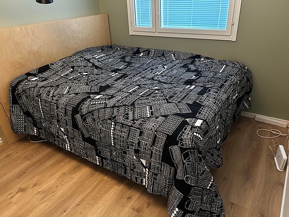 Marimekko mustavalkoinen kuviollinen päiväpeitto 260 x 310 cm