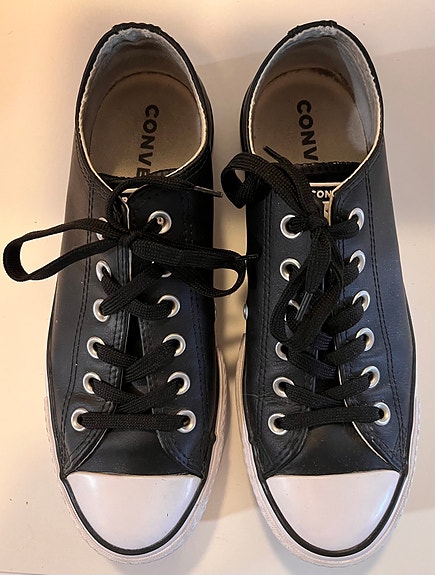 Converse mustat platform tennarit