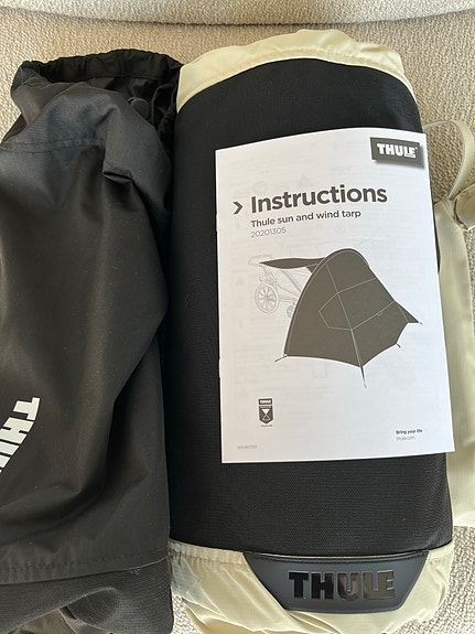 Thule Sun and Wind Tarp -aurinkosuoja rattaisiin