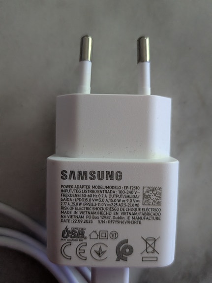 Samsungin 25W laturi