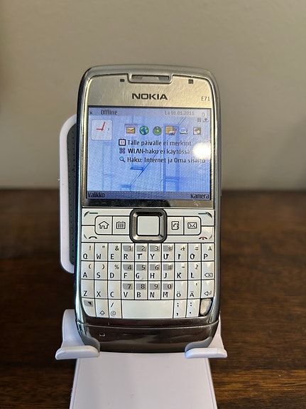 Nokia E71