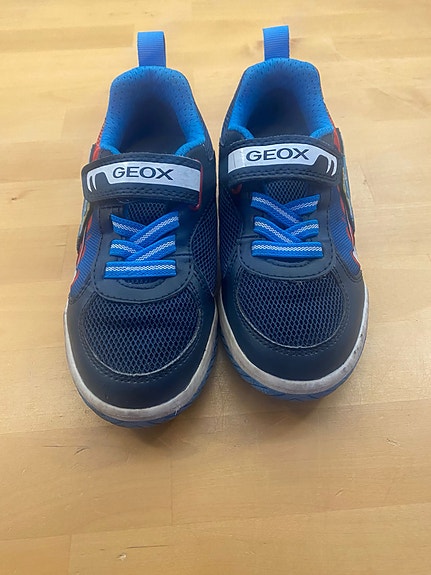 Geox lasten vilkkulenkkarit