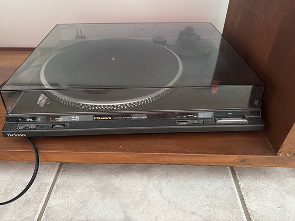 Technics kasetti/cd soitin ja levysoitin