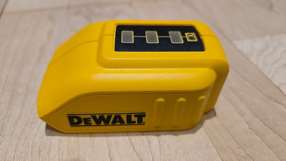 DeWalt DCB090 USB-adapteri
