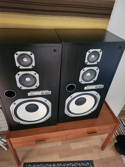Marantz HD-680 3-tie kaiuttimet