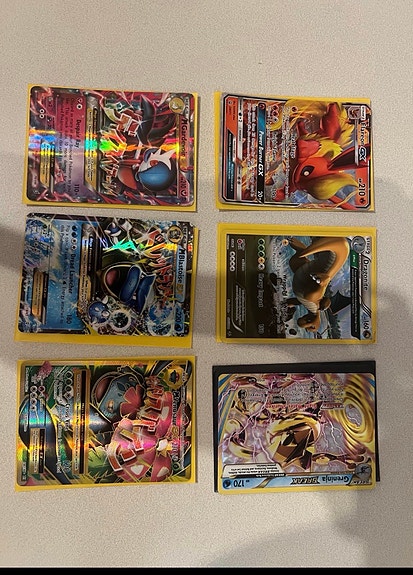 Pokemon kortit + sleevet