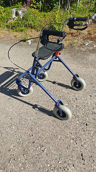 Rollaattori/kävelypyörä