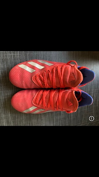 Adidas jalkapallo nappulakengät