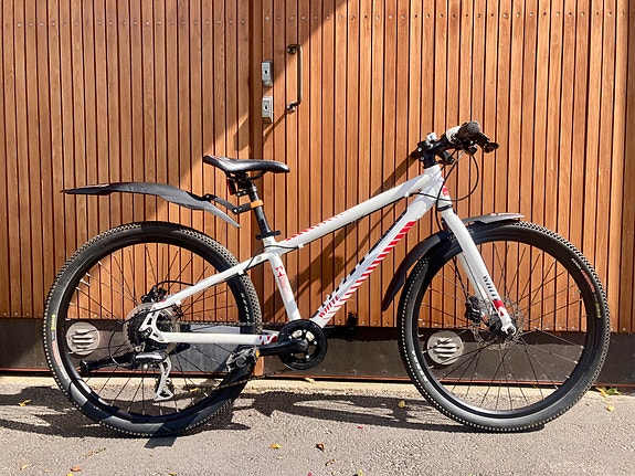 White poikien maastopyörä 24"