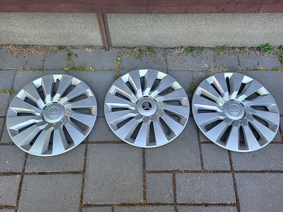 Skoda pölykapseli 16"