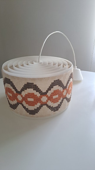 Retro kattovalaisin