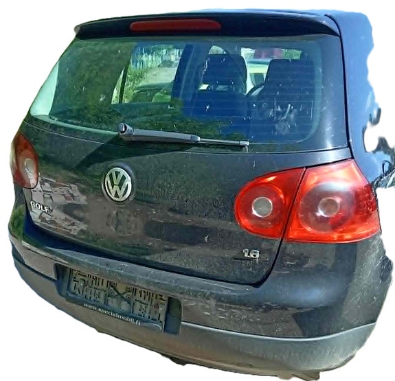 VW GOLF V vm 2005 1.6L varaosina