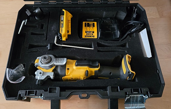 Dewalt DCS355D2 18V XR akkumonitoimikone
