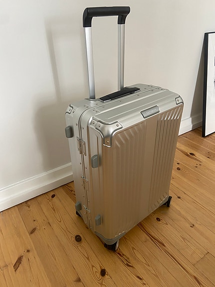 Myydään moitteeton Samsonite alumiininen matkalaukku / lentolaukku